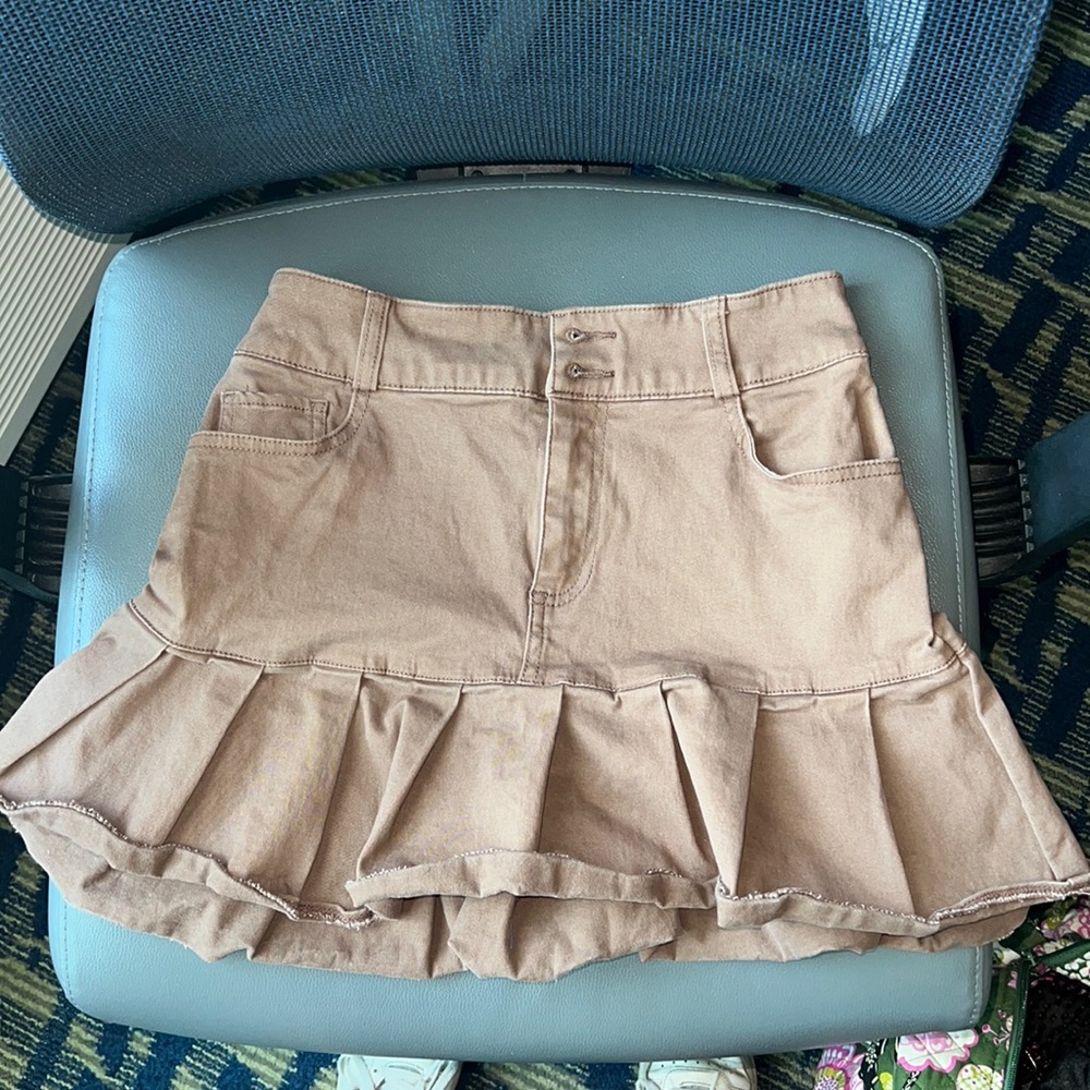 Brown mini skirt
